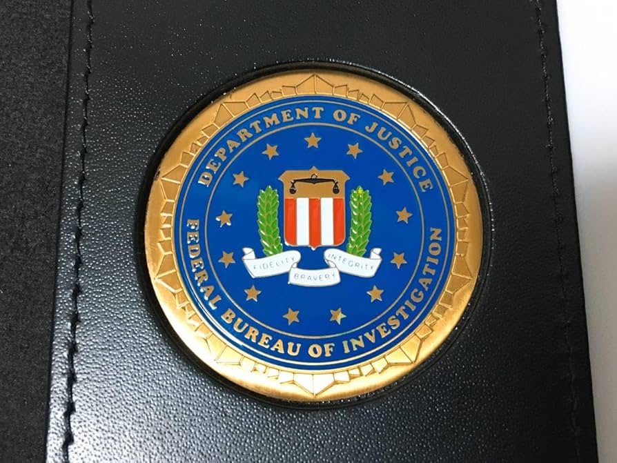 アメリカFBI 連邦捜査局 バッジ+ケース Amazon.co.jp: Cos Moments アメリカ連邦捜査局ID カード＋合皮